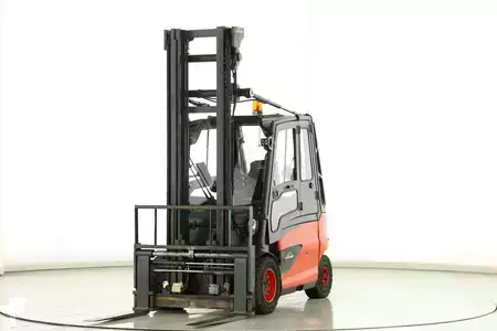 Eléctrico - 4 rodas 2014  Linde E-40-HL-01-600 (388) (1)