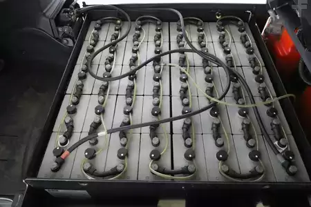 Eléctrico - 4 rodas 2014  Linde E-40-HL-01-600 (388) (3)