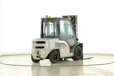 Empilhador diesel 2011  Nissan W-61-F-4-A-50-Y (2)