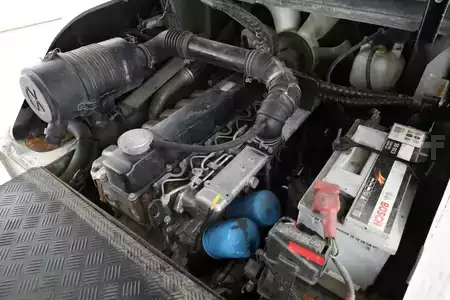 Empilhador diesel 2011  Nissan W-61-F-4-A-50-Y (3)