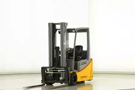 Elektro 3 Rad 2020  Jungheinrich EFG-220 (1)