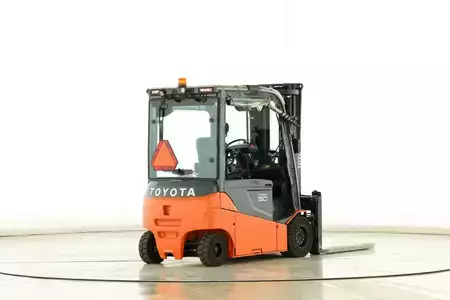 Sähkö - 4 pyör 2019  Toyota 8-FBMT-30 (2)