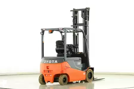 Sähkö - 4 pyör 2017  Toyota 8-FBMT-35 (2)