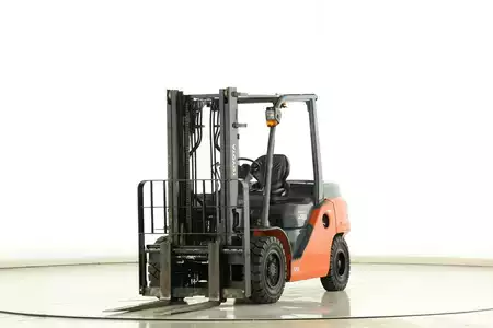Dieseltrukki 2014  Toyota 40-8-FD-40-N (1)