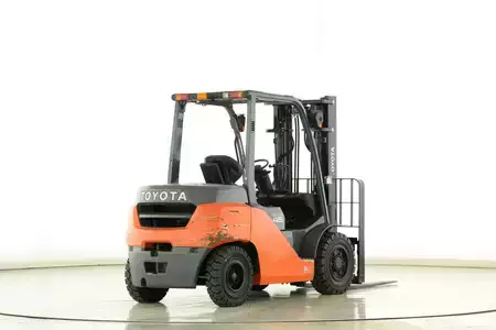 Dieseltrukki 2014  Toyota 40-8-FD-40-N (2)
