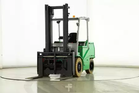 Eléctrica de 4 ruedas 2020  Cesab B-860 (1)