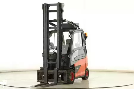 Electric - 4 wheels 2021  Linde E-50-HL-01-600 (388) (1)