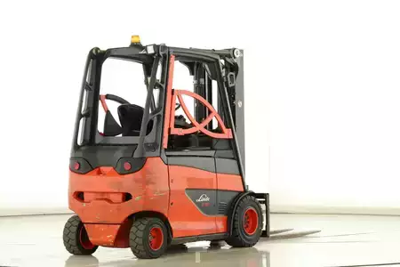 Eléctrico - 4 rodas 2012  Linde E-30-H-01-600 (387) (2)