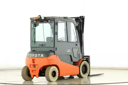 Sähkö - 4 pyör 2014  Toyota 8-FBMT-40 (2)