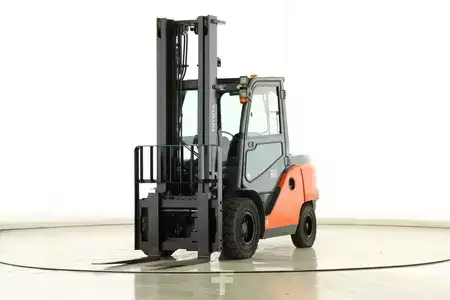 Empilhador diesel 2014  Toyota 40-8-FD-50-N (1)