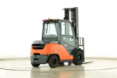 Empilhador diesel 2014  Toyota 40-8-FD-50-N (2)