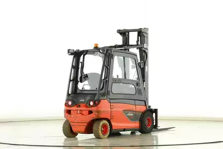 Sähkö - 4 pyör 2019  Linde E-30-L-01 (387) (2)