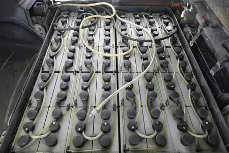 Elektryczne 4-kołowe 2017  Linde E-25-L-01 (387) (3)