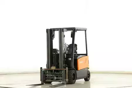 Elektro čtyřkolový VZV 2020  Doosan B-25-X-7 (1)