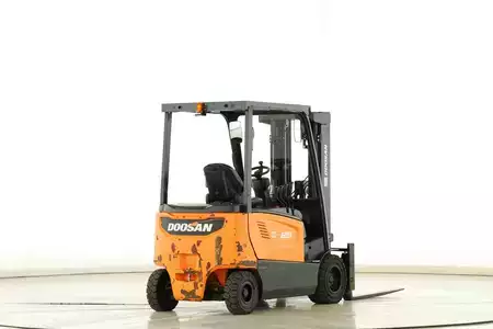 Elektro čtyřkolový VZV 2020  Doosan B-25-X-7 (2)