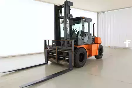 Empilhador diesel 2014  Doosan D-90-S-5 (2)