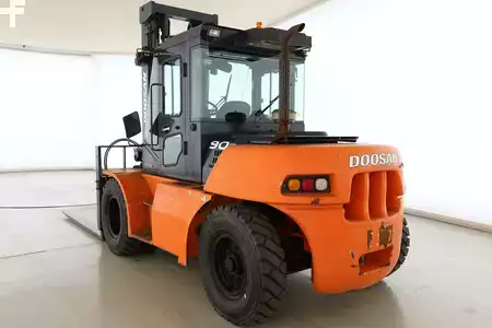 Empilhador diesel 2014  Doosan D-90-S-5 (4)