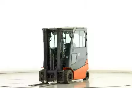 4-wiel elektrische heftrucks 2014  Toyota 8-FBMT-25 (1)