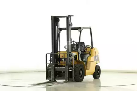 LPG VZV 2012  CAT Lift Trucks GP-40-N (1)