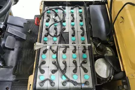 Chariots électriques à 3 roues 2000  CAT Lift Trucks EP-16-KT (3)