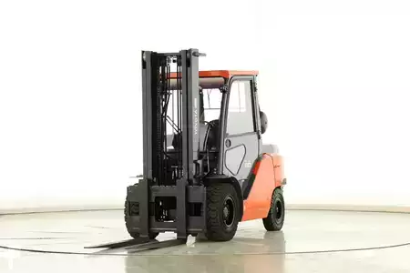 Nestekaasutrukki 2021  Toyota 8-FG-50-N (1)