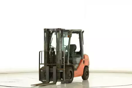 Diesel heftrucks 2011  Toyota 02-8-FDF-30 (1)