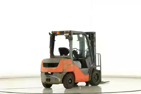 Diesel heftrucks 2011  Toyota 02-8-FDF-30 (2)