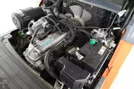 Wózki gazowe 2015  Toyota 02-8-FGF-30 (3)