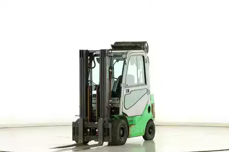 Chariots élévateurs diesel 2015  Cesab M-318-D (1)