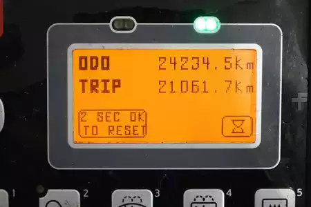 4-wiel elektrische heftrucks 2016  Toyota 8-FBMT-30 (6)