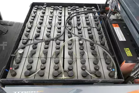 Chariots électriques à 4 roues 2016  Toyota 8-FBMT-25 (3)