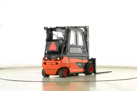 Sähkö - 4 pyör 2019  Linde E-35-L-01 (387) (2)