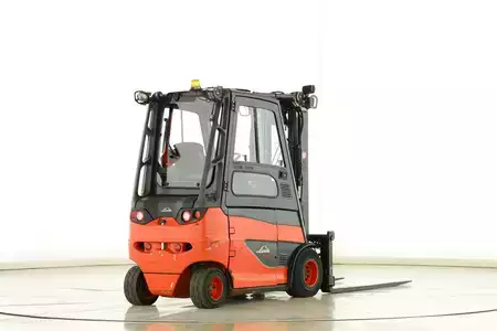 Sähkö - 4 pyör 2015  Linde E-30-H-01-600 (387) (2)