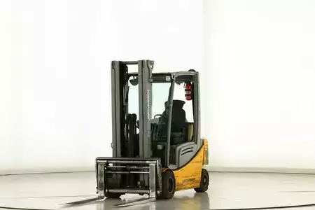 Eléctrico - 4 rodas 2019  Jungheinrich EFG-320 (1)