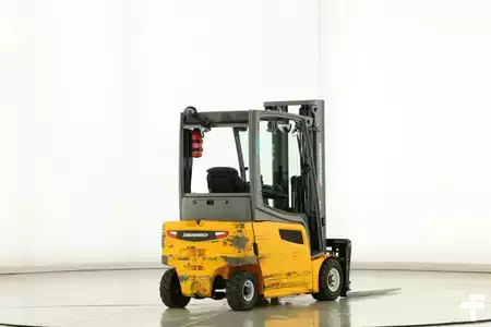 Eléctrico - 4 rodas 2019  Jungheinrich EFG-320 (2)