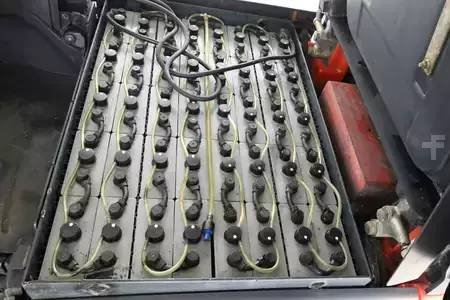 Eléctrica de 4 ruedas 2012  Linde E-25-01 (387) (3)