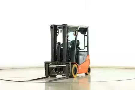Elektro čtyřkolový VZV 2018  Toyota 8-FBMKT-30 (1)