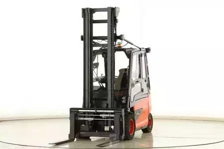Eléctrica de 4 ruedas 2020  Linde E-50-HL-01 (388) (1)
