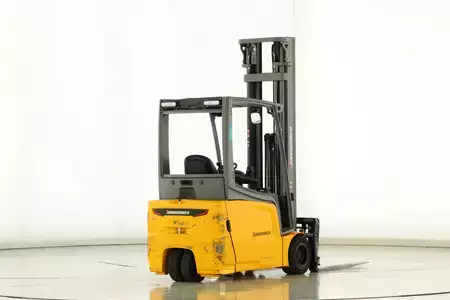 Elektryczne 3-kołowe 2022  Jungheinrich EFG-218 (2)