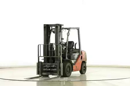 Nestekaasutrukki 2008  Toyota 02-8-FGF-30 (1)