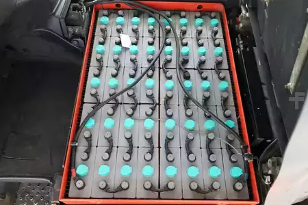 Elektromos 4 kerekű 2014  Linde E-25 (387) (3)
