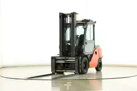 Empilhador diesel 2017  Toyota 40-8-FD-50-N (1)