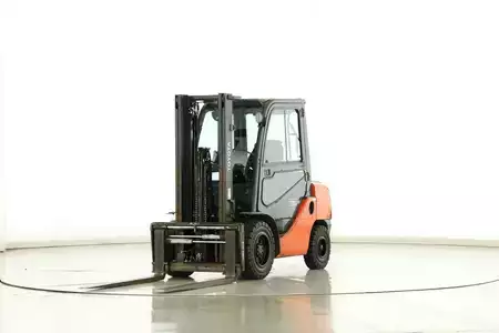 Diesel Forklifts 2015  Toyota 02-8-FDF-30 (1)