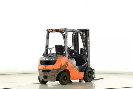Wózki gazowe 2017  Toyota 02-8-FGF-25 (2)