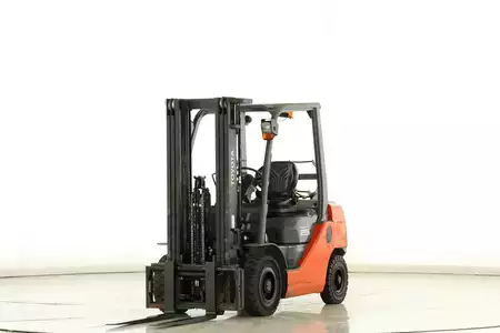 Wózki gazowe 2020  Toyota 02-8-FGF-25 (1)