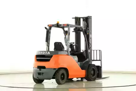 Diesel truck 2019  Toyota 40-8-FD-45-N (2)
