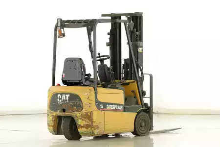 Carrelli elettrici 3 ruote 2005  CAT Lift Trucks EP-15-KRT (2)