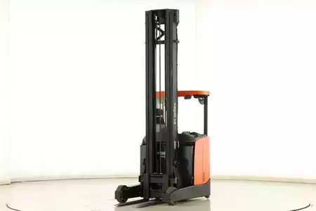 Reach Trucks 2012  Toyota RRE-200-E (1)