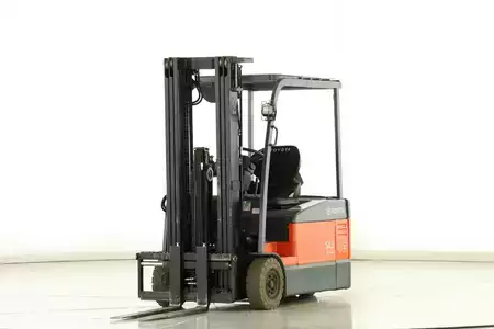 Carrelli elettrici 3 ruote 2009  Toyota 7-FBEF-18 (1)