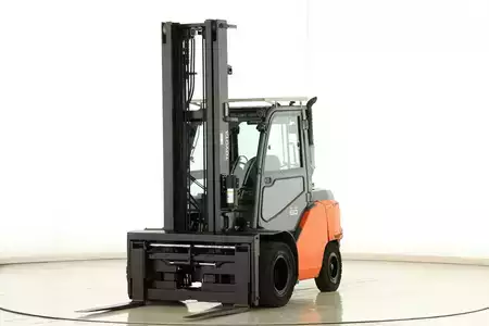 LPG Forklifts 2016  Toyota 8-FG-45-N (1)
